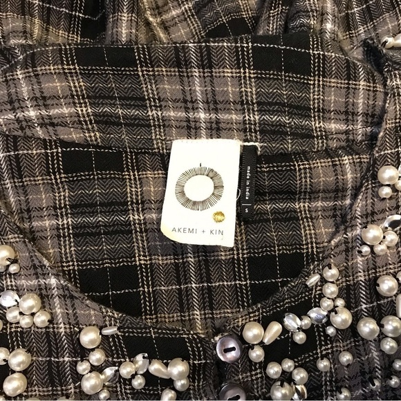 Pre-Loved Akemi + Kin blouse - Picture 5 of 5